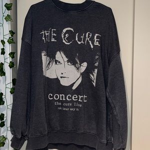 H&M oversized the cure concert crewneck